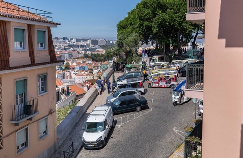 Alfama Apartment | Sunshine Residence in Graça by LovelyStay