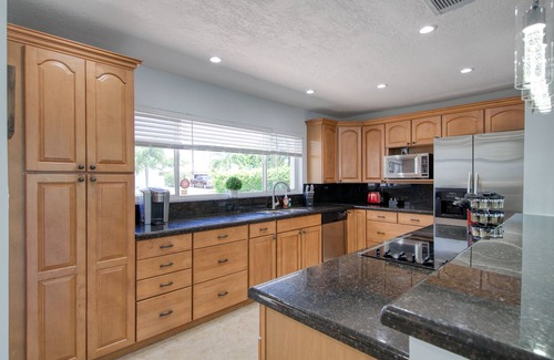 Deerfield Beach House | Sunshine Villa Paradise - 4 min to the Beach with Heated Pool