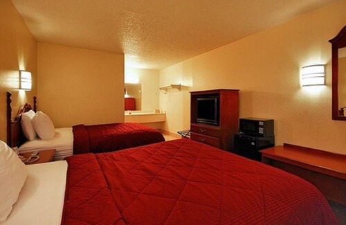 Ferry Pass Hotel | Super 6 Inn & Suites