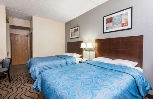 Mars Hotel | Super 8 by Wyndham Mars/Cranberry/Pittsburgh Area