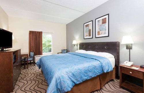 Mars Hotel | Super 8 by Wyndham Mars/Cranberry/Pittsburgh Area