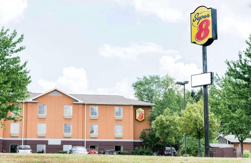 Mars Hotel | Super 8 by Wyndham Mars/Cranberry/Pittsburgh Area