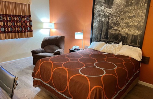 Altoona Hotel | Super 8 by Wyndham Altoona