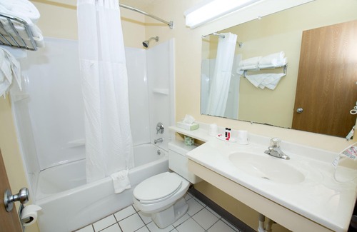 Altoona Hotel | Super 8 by Wyndham Altoona