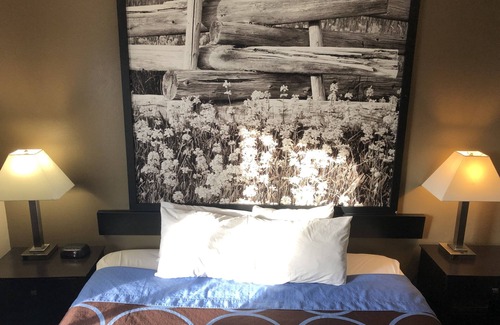 Boise Hotel | Super 8 by Wyndham Boise