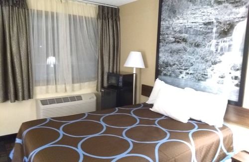 Boonville Hotel | Super 8 by Wyndham Boonville