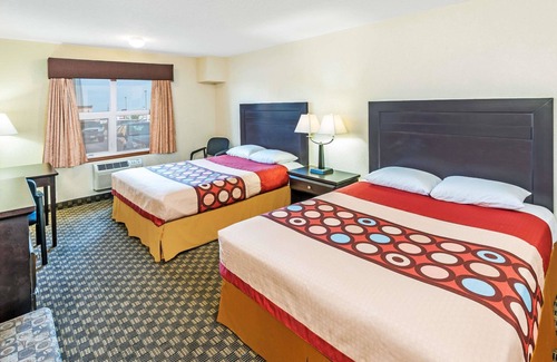 Calgary Hotel | Super 8 by Wyndham Calgary/Airport