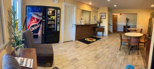 Chisago City Hotel | Super 8 by Wyndham Chisago City