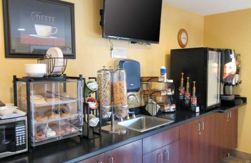 Chisago City Hotel | Super 8 by Wyndham Chisago City