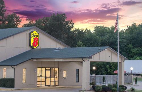 Clarksville Hotel | Super 8 by Wyndham Clarksville AR