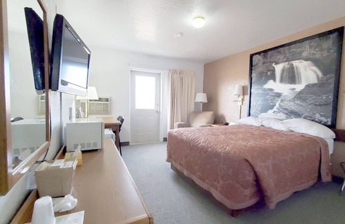 Santa Rita Hotel | Super 8 by Wyndham Cut Bank