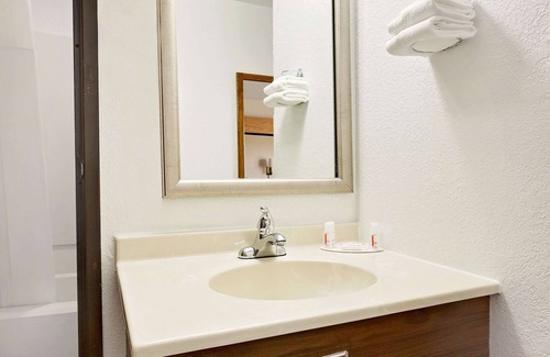 Santa Rita Hotel | Super 8 by Wyndham Cut Bank