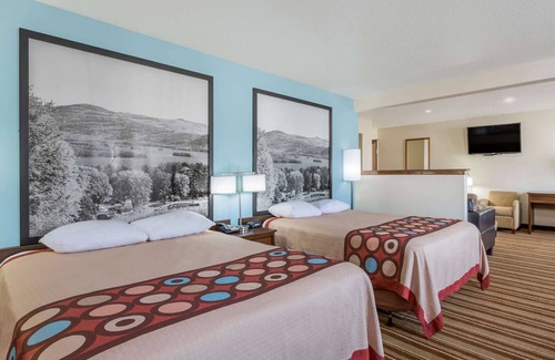 Danville Hotel | Super 8 by Wyndham Danville VA