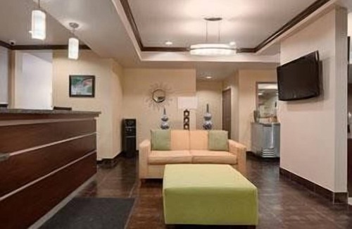 Dilley Hotel | Super 8 by Wyndham Dilley TX