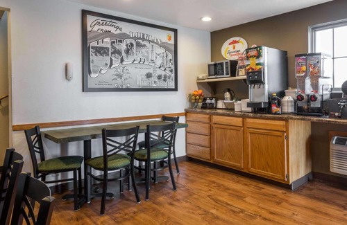 Douglas Hotel | Super 8 by Wyndham Douglas