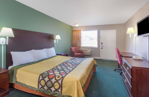 Durham Hotel | Super 8 by Wyndham Durham/University Area NC
