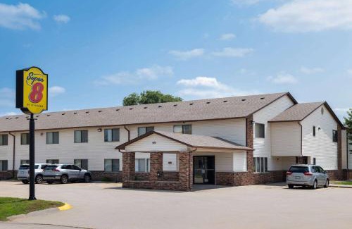 Dyersville Hotel | Super 8 by Wyndham Dyersville