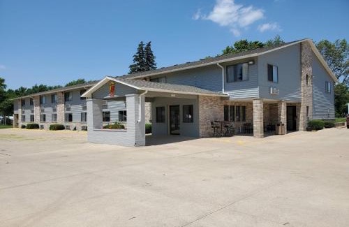 Estherville Hotel | Super 8 by Wyndham Estherville