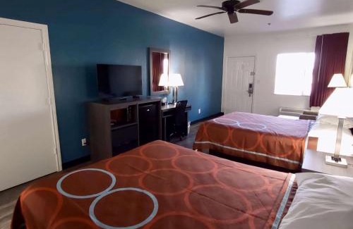 Forney Hotel | Super 8 by Wyndham Forney/East Dallas