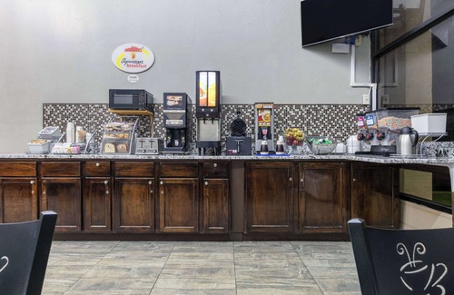 Grand Prairie Hotel | Super 8 by Wyndham Grand Prairie North