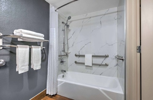 Grand Prairie Hotel | Super 8 by Wyndham Grand Prairie North