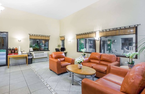 Grants Pass Hotel | Super 8 by Wyndham Grants Pass