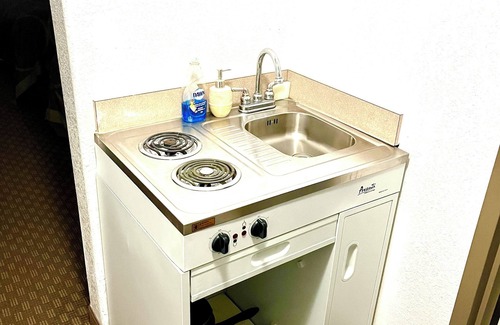 Hinton Hotel | Super 8 by Wyndham Hinton