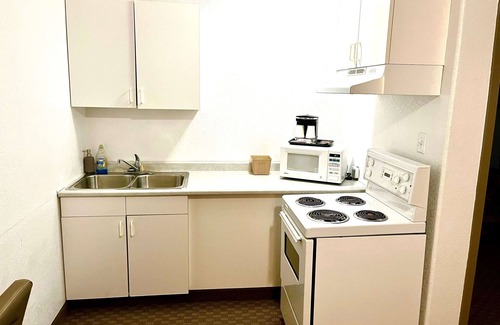 Hinton Hotel | Super 8 by Wyndham Hinton