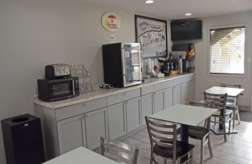 Lafayette Hotel | Super 8 by Wyndham Lafayette/Purdue Area