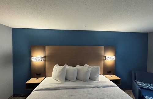 Mankato Hotel | Super 8 by Wyndham Mankato