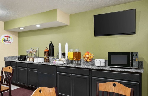 Maysville Hotel | Super 8 by Wyndham Maysville KY