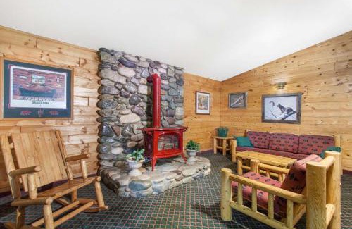 McCall Hotel | Super 8 by Wyndham McCall