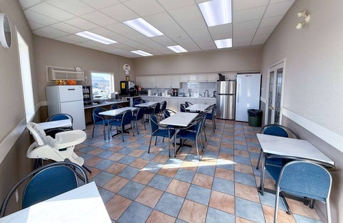 Medicine Hat Hotel | Super 8 by Wyndham Medicine Hat AB