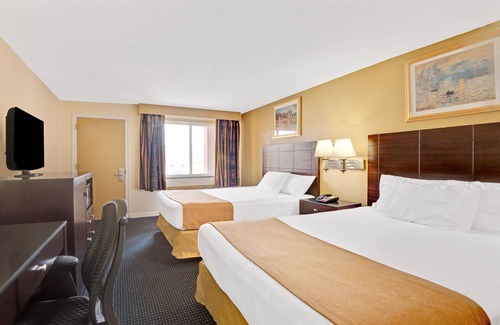 Milford Hotel | Super 8 by Wyndham Milford/New Haven
