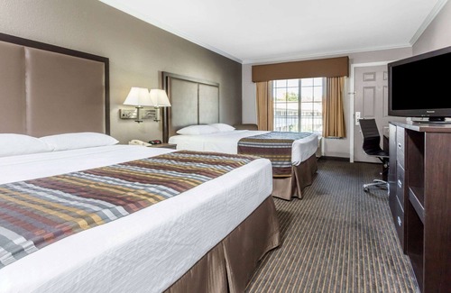 Shoreline West Hotel | Super 8 by Wyndham Mountain View