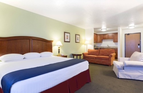 Montpelier Hotel | Super 8 by Wyndham Montpelier