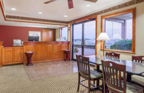 Mount Vernon Hotel | Super 8 by Wyndham Mount Vernon