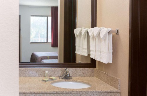 Rural Estates Hotel | Super 8 by Wyndham Naples
