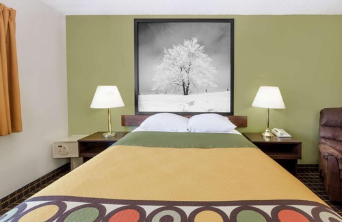 Norfolk Hotel | Super 8 by Wyndham Norfolk