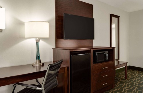 Pearl Hotel | Super 8 by Wyndham Pearl/Jackson/East