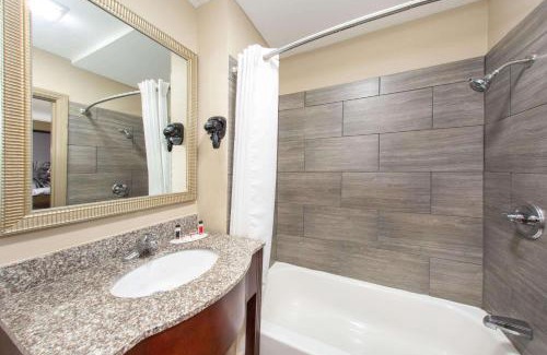 South Pensacola Hotel | Super 8 by Wyndham Pensacola NAS Area