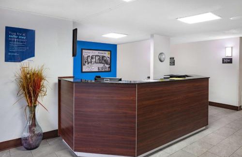 Northwest Pensacola Hotel | Super 8 by Wyndham Pensacola