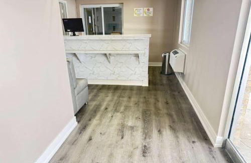 Rockford Hotel | Super 8 by Wyndham Rockford South