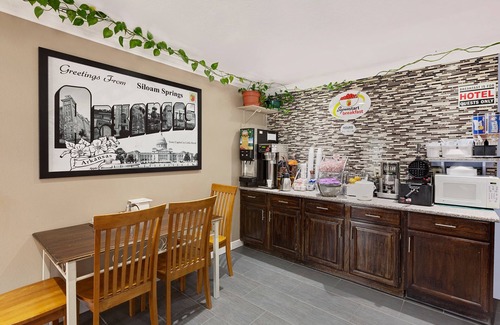 Siloam Springs Hotel | Super 8 by Wyndham Siloam Springs