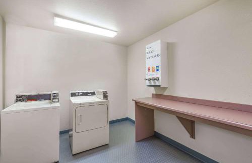Show Low Hotel | Super 8 by Wyndham Show Low