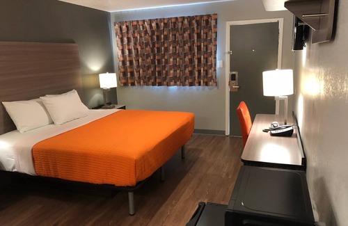 Sonora Hotel | Super 8 by Wyndham Sonora