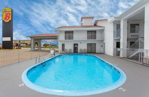 Bentonville - Fayetteville Hotel | Super 8 by Wyndham Springdale AR