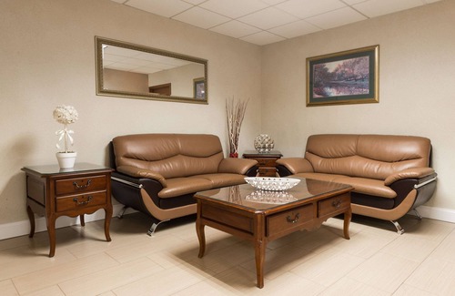 St. Charles Hotel | Super 8 by Wyndham St Charles