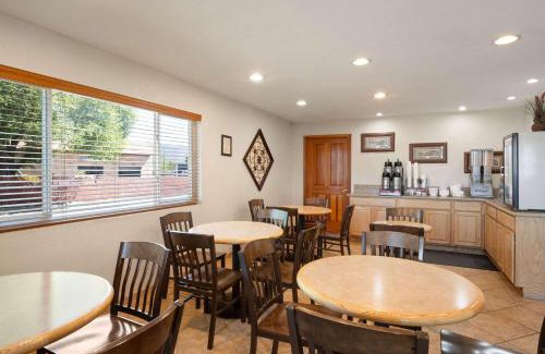 Susanville Hotel | Super 8 by Wyndham Susanville
