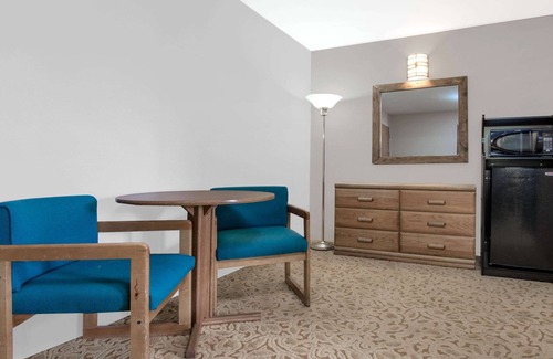 Taos Hotel | Super 8 by Wyndham Taos